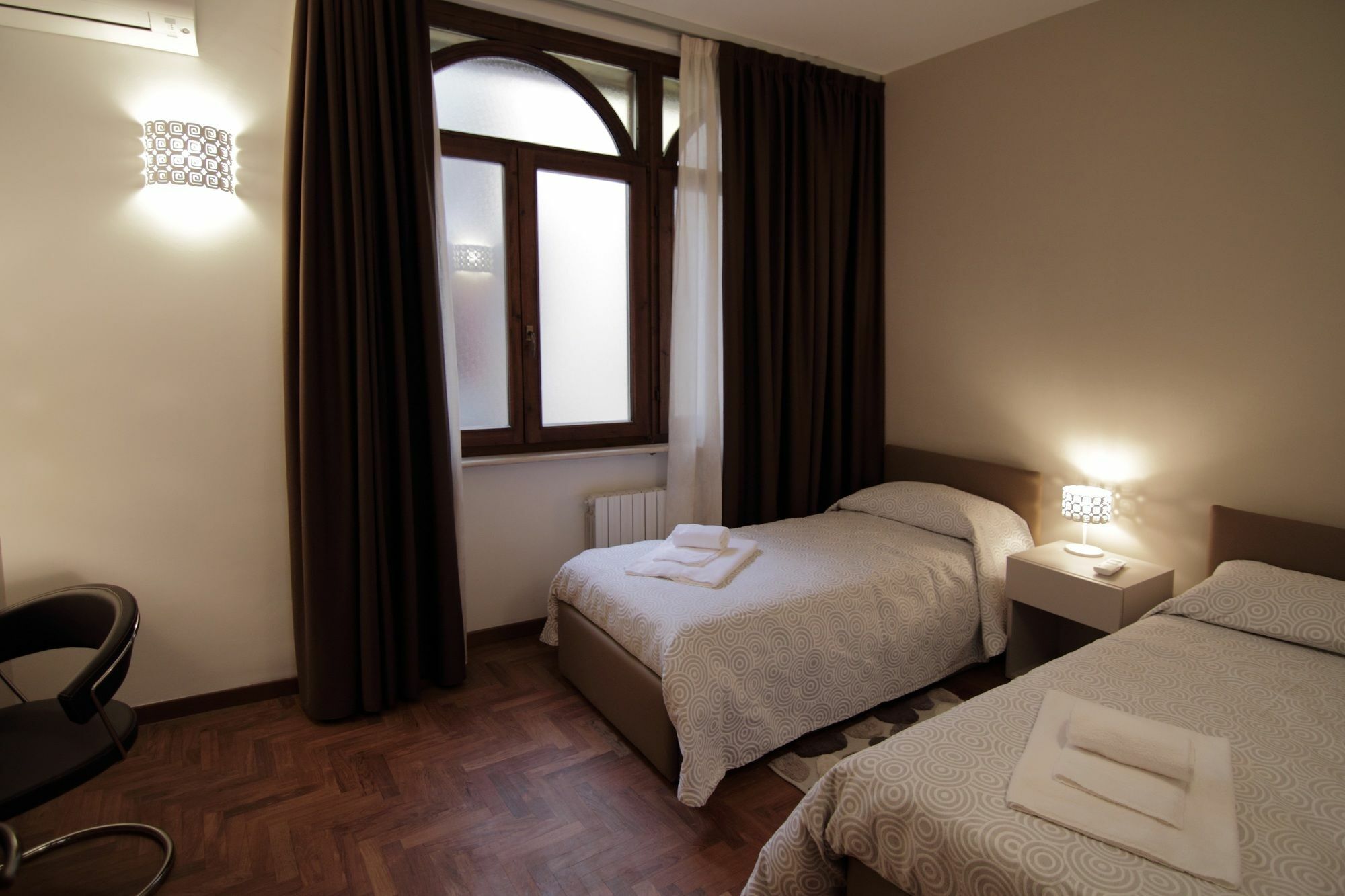Residenza S. Giovanni In Foro เวโรนา ภายนอก รูปภาพ